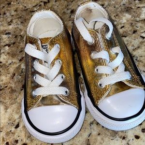 EUC GOLD SHIMMER CONVERSE SIZE 5